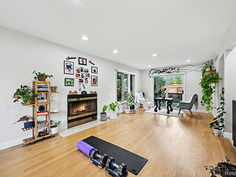 31888 Bristol Ln, photo 3