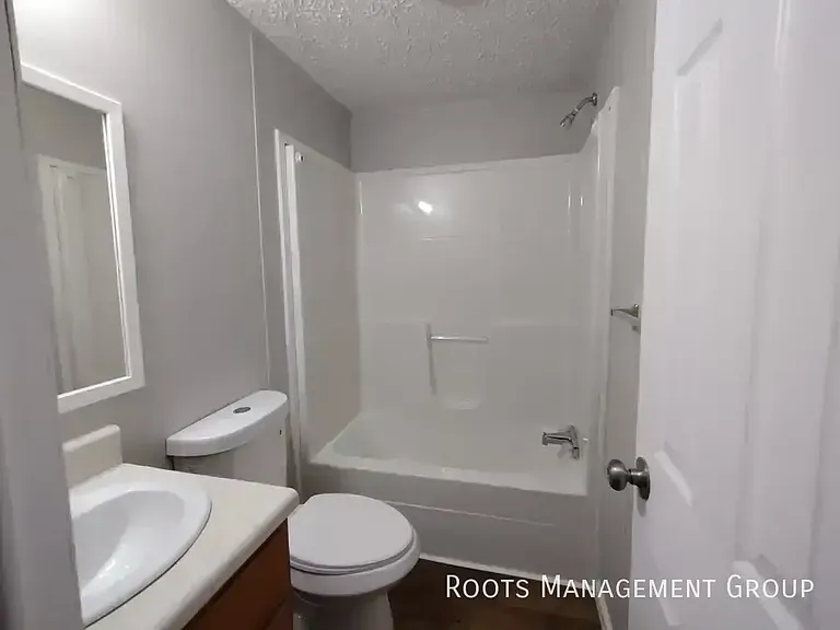 14 Birch Crest Dr #14 — Photo 9