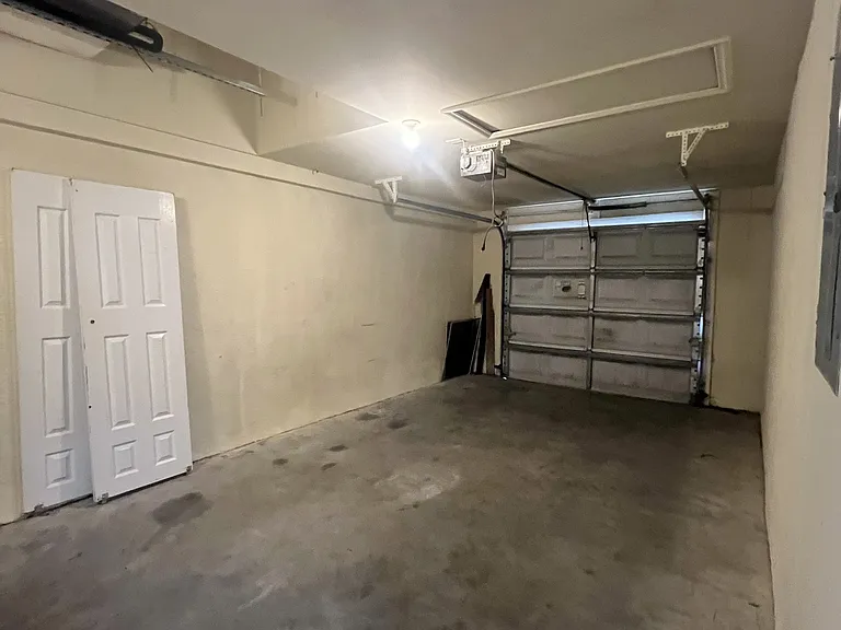 936 Eisenhower Blvd — Photo 13