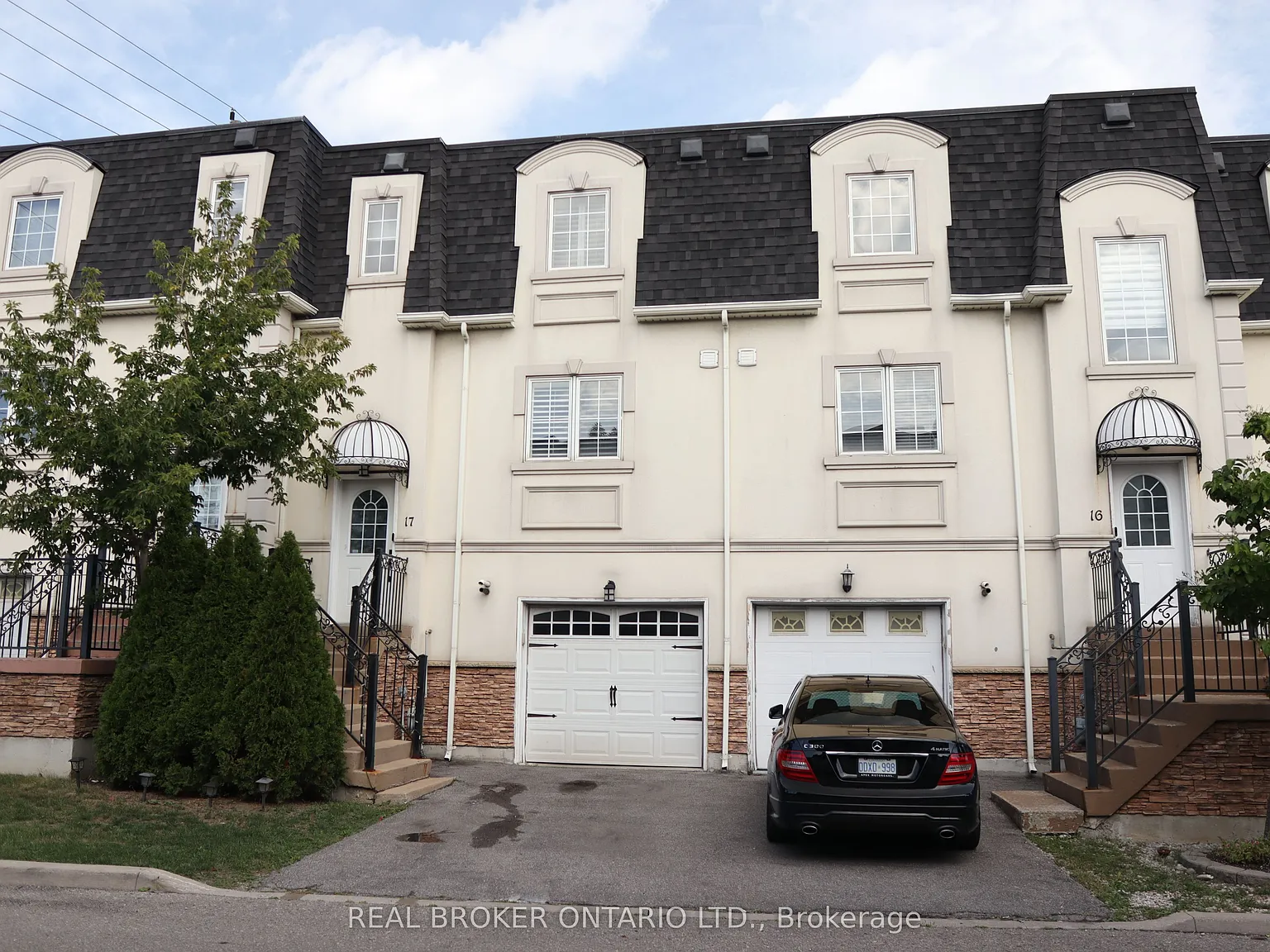 3 bed, $3,290 — Photo 1