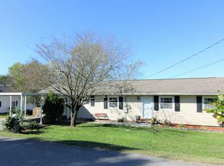 206 S Oakwood Ave, Clinton, TN 37716