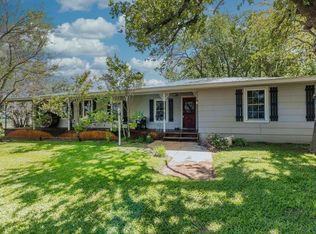 571 Center Point Rd, Fredericksburg, TX 78624