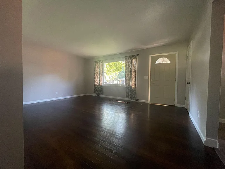 136 Terry Dr #A — Photo 4