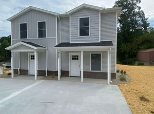 905 E Trafzer St, Petersburg, IN 47567