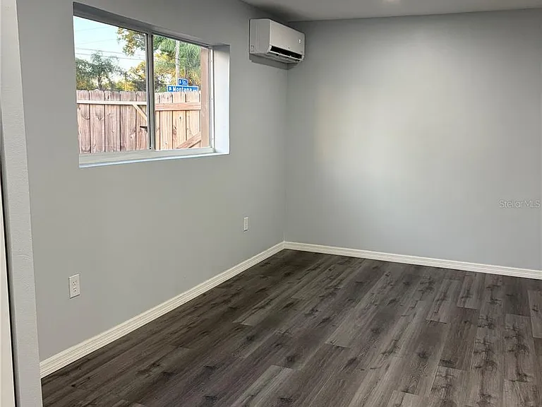 500 Montana Ave — Photo 17