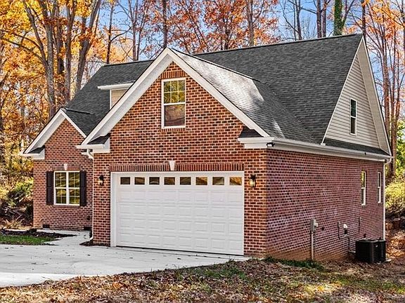 3rd image of 447 Lynnhaven Park Dr
