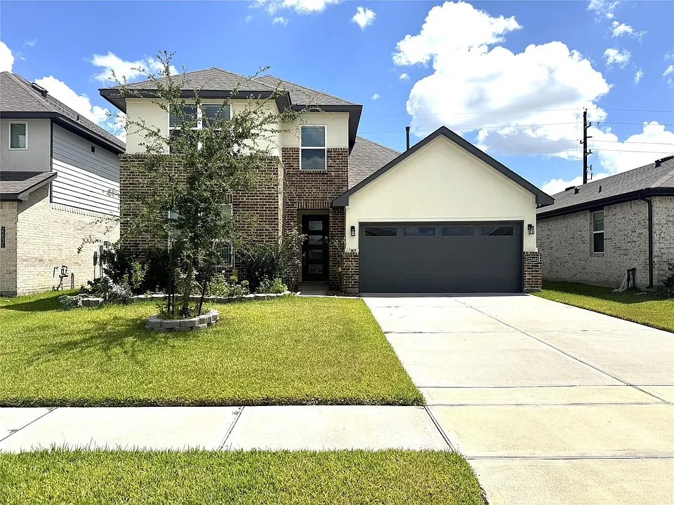 22603 Petrizzi Ln