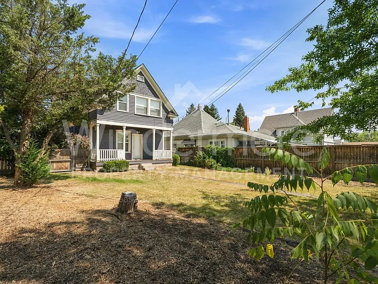 914 E Indiana Ave — Photo 34