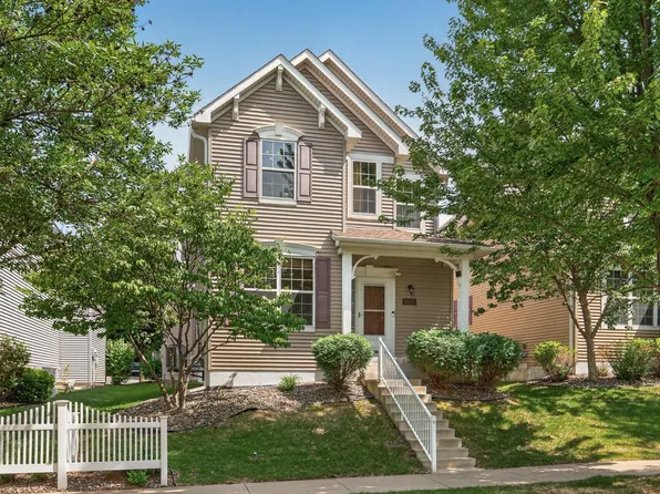 10013 Iris Ln, Eden Prairie, MN 55347