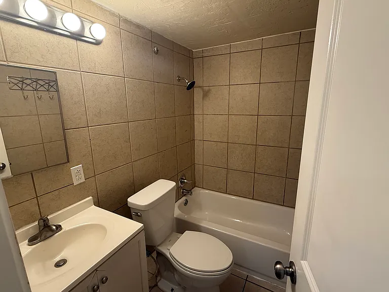 312 W Rentz St #93 — Photo 14