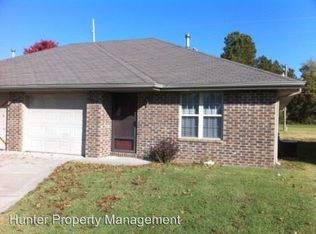 1009 W Edgewood St, Springfield, MO 65807