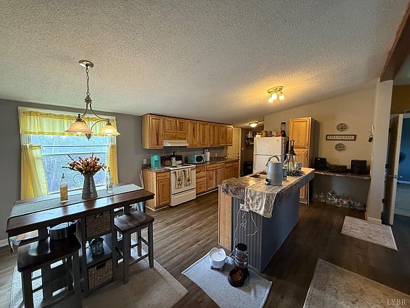 3rd image of 304 Plain Ridge Dr