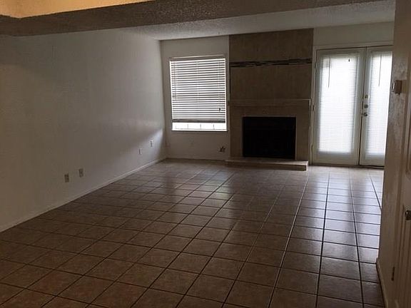5th image of 4047 Country Club Dr W