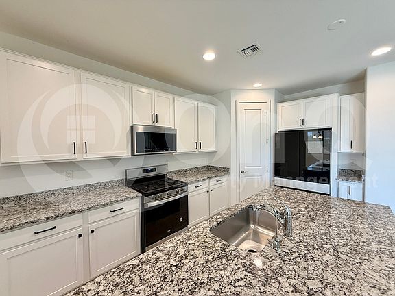 3rd image of 11245 E Unity Ave