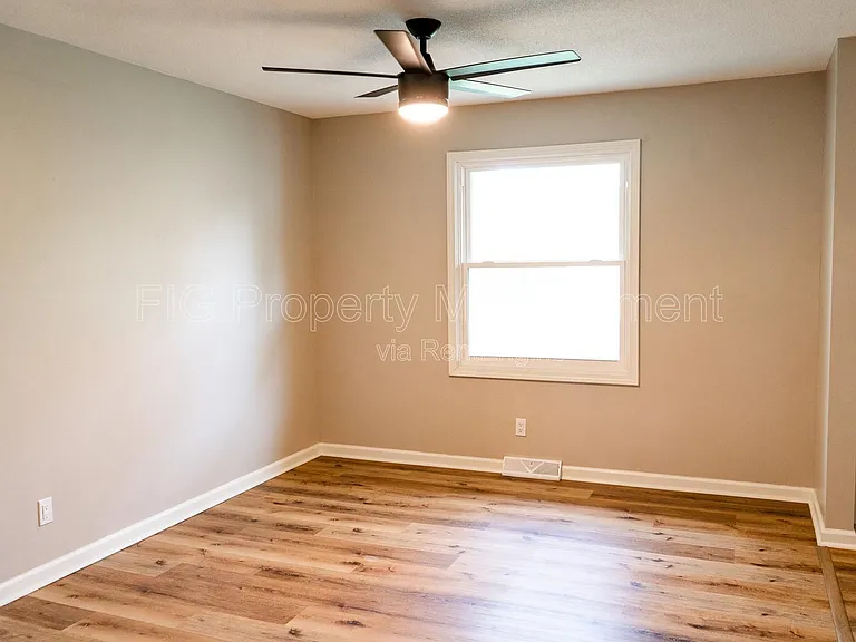 4200 Crestfield Rd — Photo 29