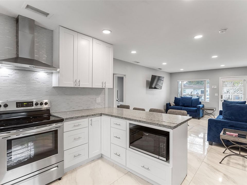 1st image of 1326 NE 14th Avenue