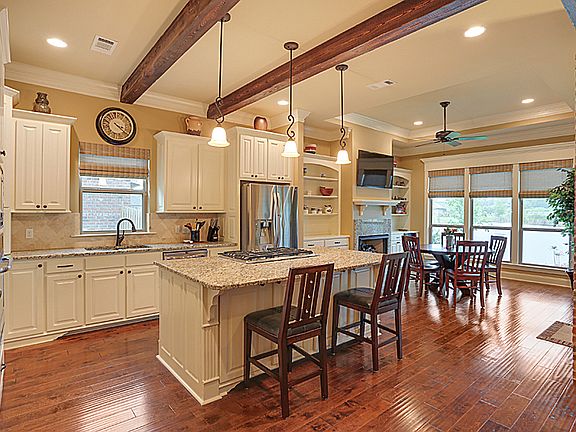 4th image of 9207 Villa Crossing Dr