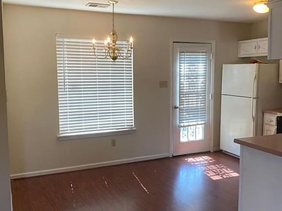 4th image of 4660 Amanda Oaks Cir S