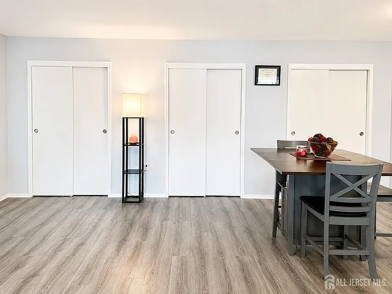 24 Woodedge Ave #4 — Photo 5