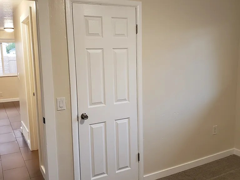 560 N 900 W #B — Photo 11