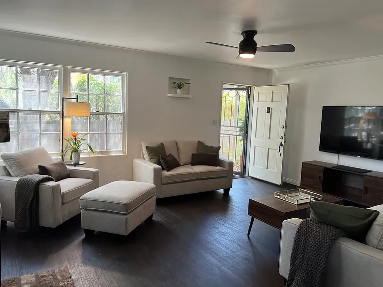 204 W Lewis St — Photo 26