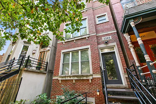 2249 W Monroe St #4 Photo 1