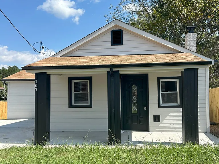 303 S Main St — Photo 5