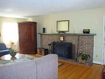 2nd image of 457 Napier Rd