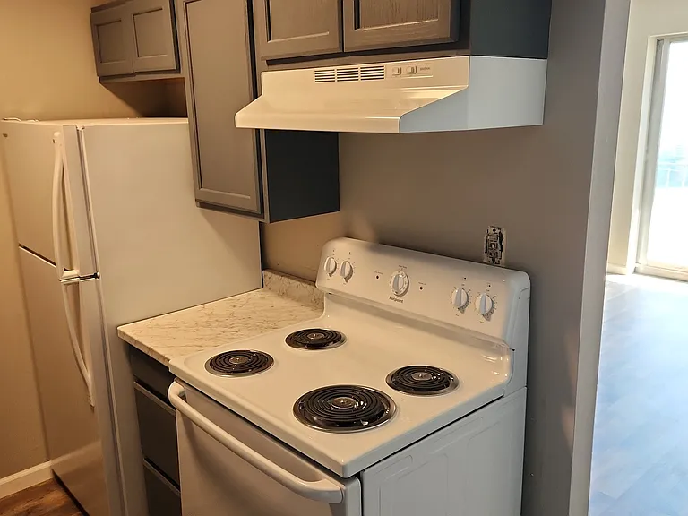 60 S Linden Rd #207 — Photo 1
