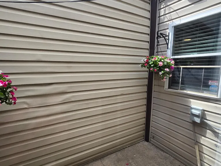 104 Emily St — Photo 13