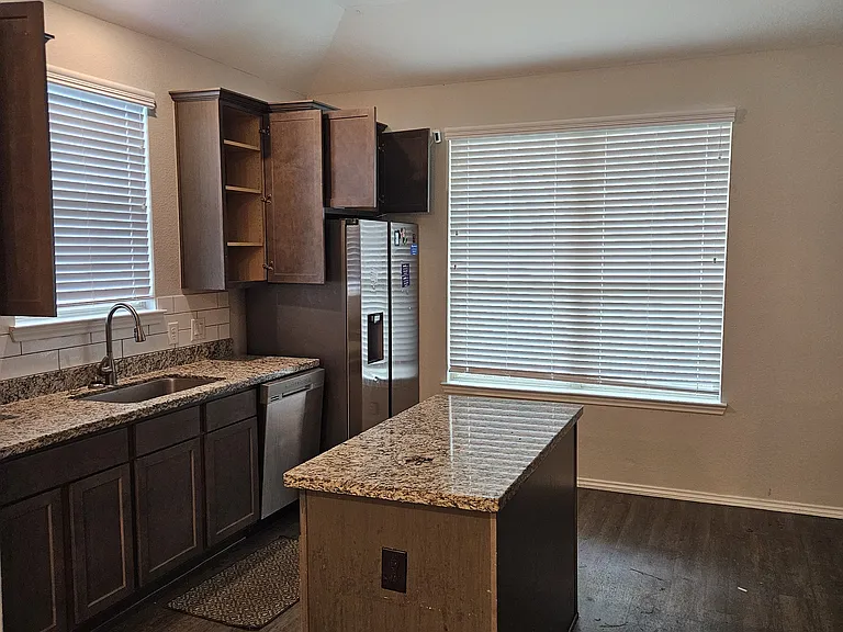 11490 Persimmon St — Photo 2