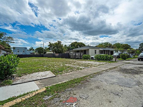 2nd image of 3056 SW 13th St