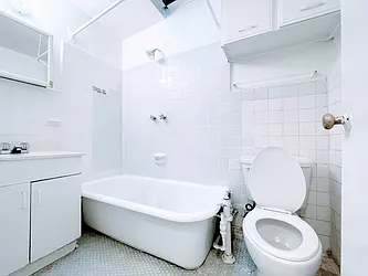 Rented by HOLTON REAL ESTATE INC.
