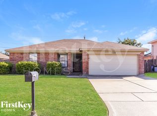 1110 Valley Branch Dr, Arlington, TX 76001