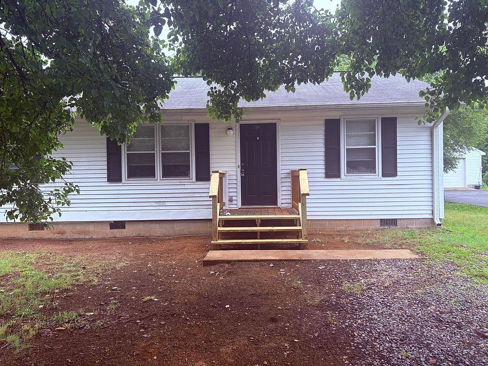 1st image of 231A Church St