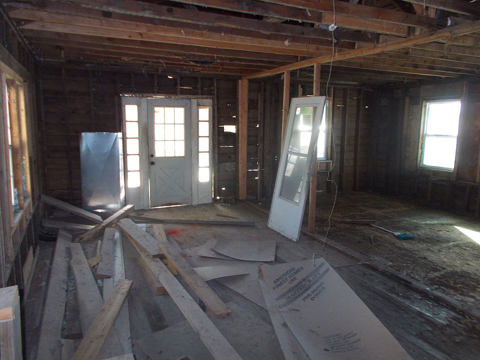 1st image of 3622 Everett Ave