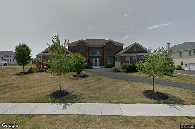 1st image of 110 Trotter Dr W