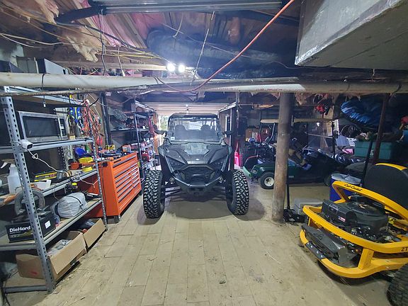 4th image of 569 E Ridge Rd