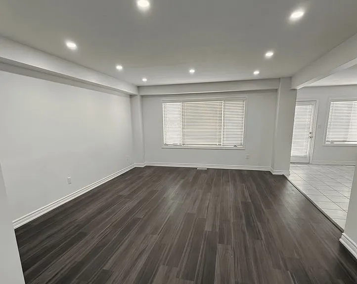 84 Hardcastle Dr — Photo 2