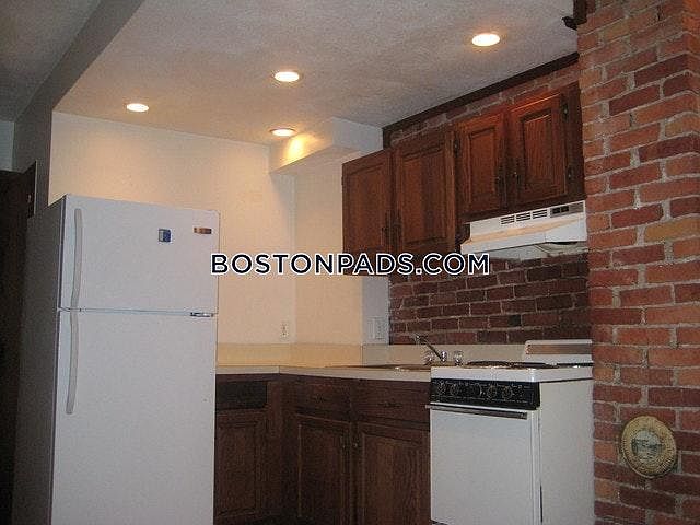 2nd image of 6 Greenwich St #U1