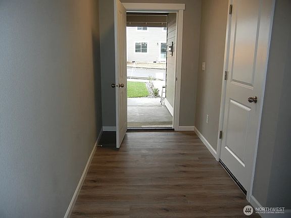 3rd image of 3120 Ponderosa Street NE
