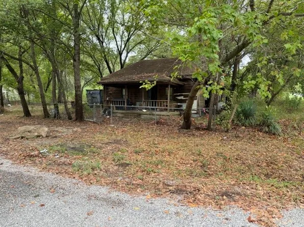 101 Munson St, Bells, TX 75414