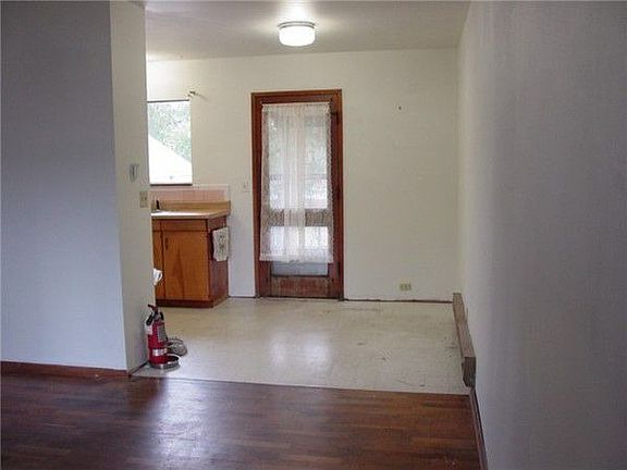 4th image of 13610 Occidental Ave S