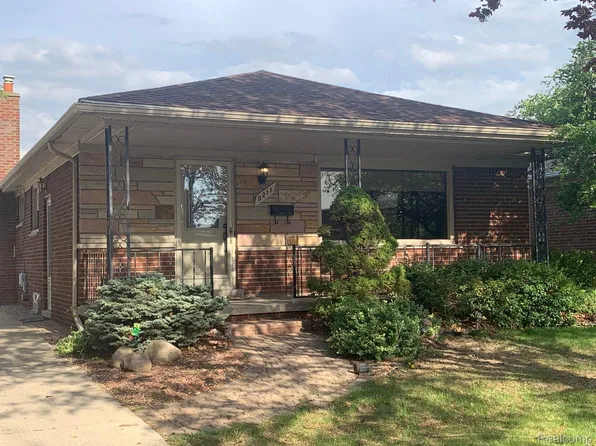 9211 Laurence Ave, Allen Park, MI 48101