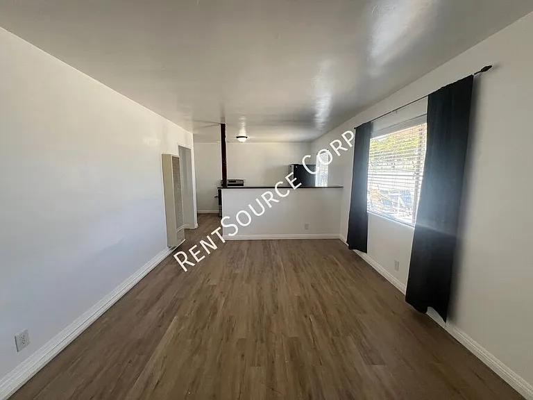1360 1/2 Nancy St — Photo 4