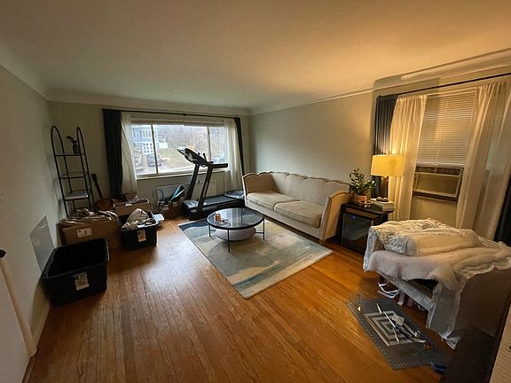 2nd image of 3279 Linwood Ave #2