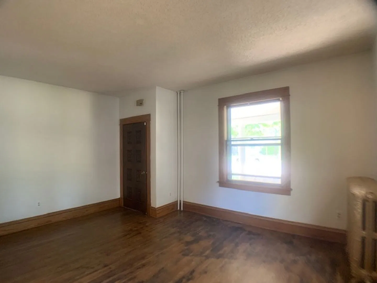 1607-1609 Van Buren Ave — Photo 3