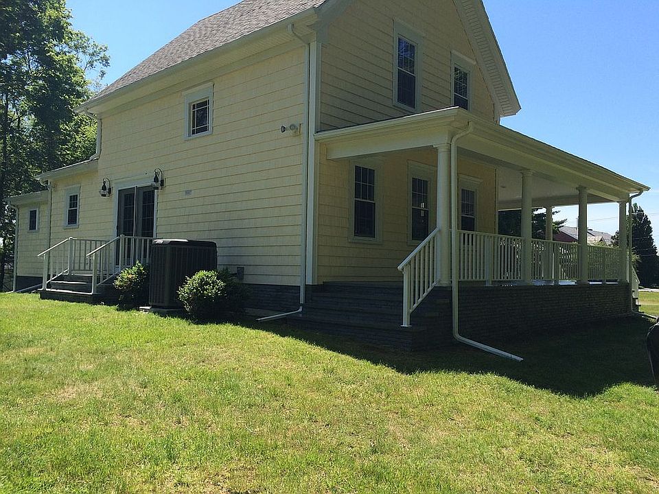 2nd image of 150 Center St