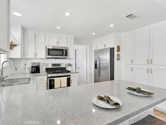 5th image of 22672 El Centro Rd