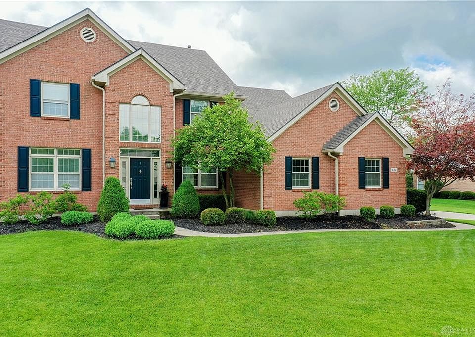 1st image of 240 Aspen Woods Dr